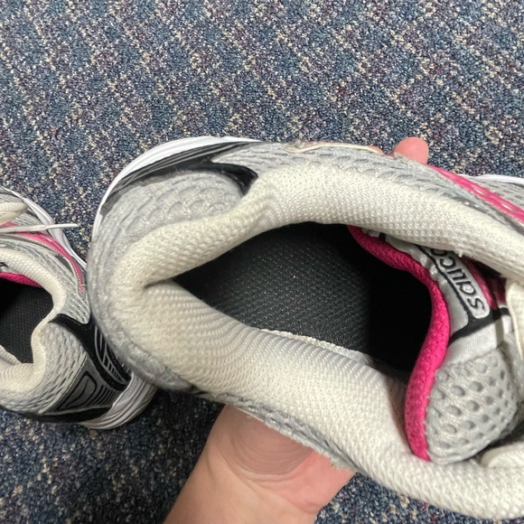 Preloved Women’s Saucony Oasis Running Shoes size 8.5 - Picture 6 of 16
